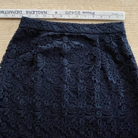 UNIQLO BLACK LACE Knee Length FITTED PENCIL SKIRT, Small - Picture 3 of 14